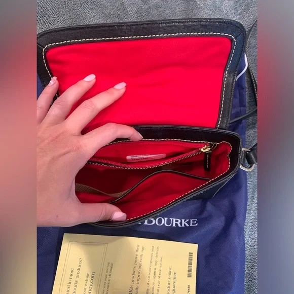 Dooney & Bourke black Crossbody brand new tags attached - Picture 3 of 9